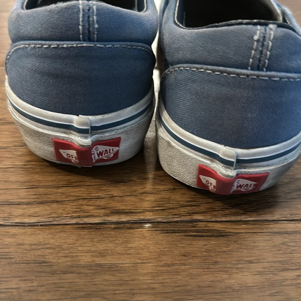 Vans - Picture 3 of 4